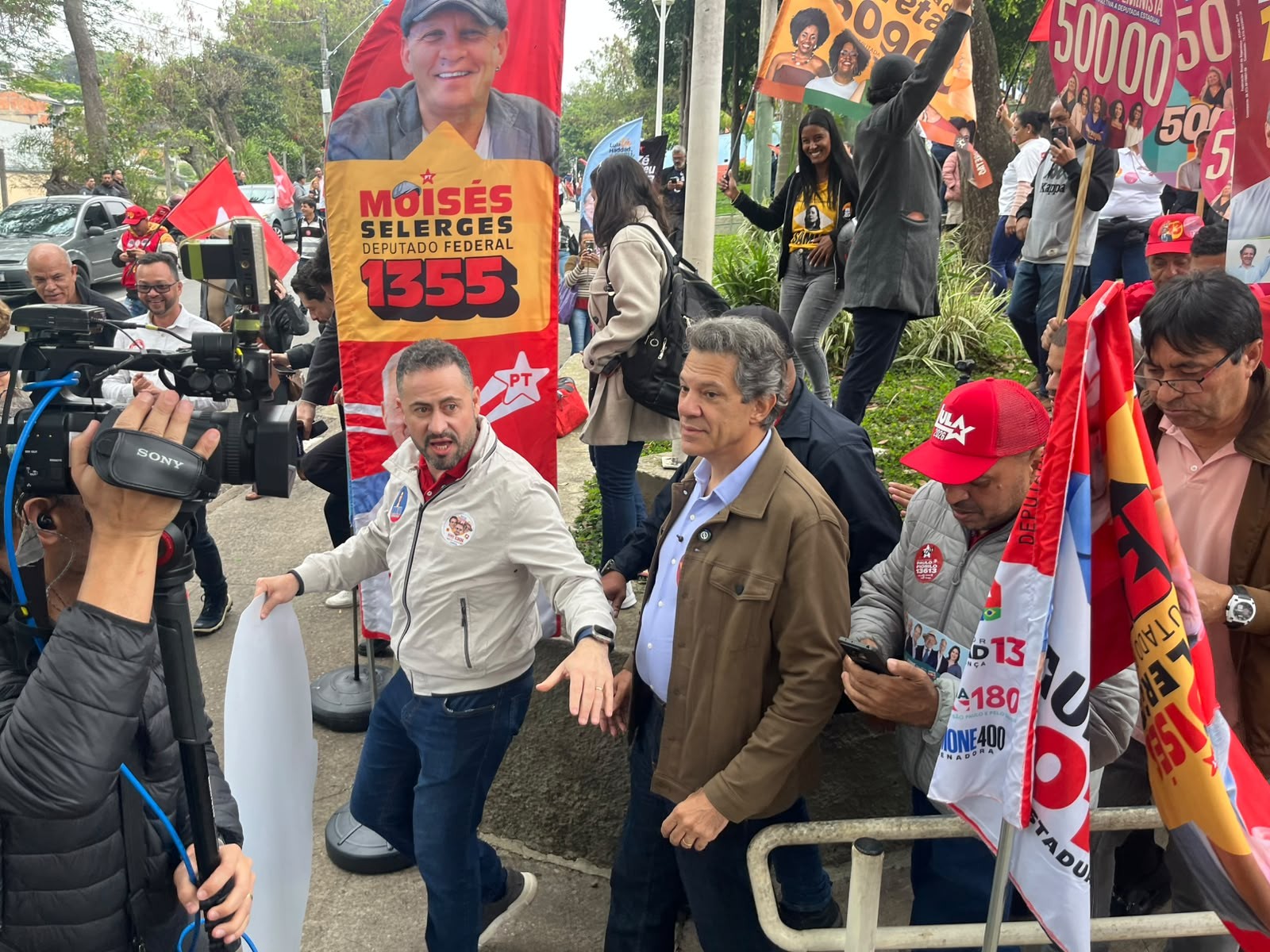 Haddad diz que cidade de SP viveu ‘guerra por contratos do transporte’ e que sistema é ‘vespeiro’