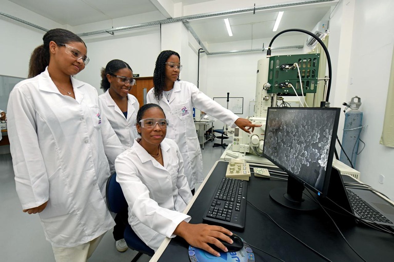 Futuras Cientistas 2027: 470 vagas e inscrição até dia 26